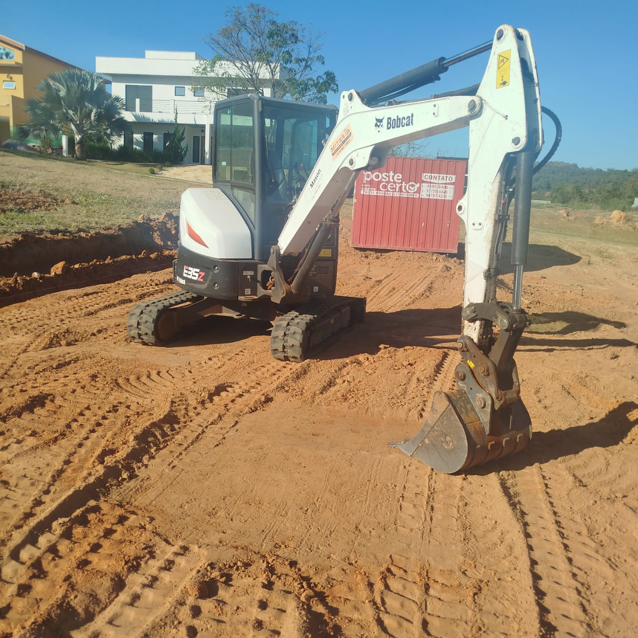 Escavadeira Hidráulica 4 ton - Equipamento de terraplenagem em Itupeva-SP - Imagem 1
